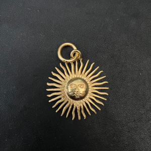 SN pendant gold chico