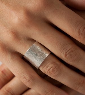 Anillo Martelé