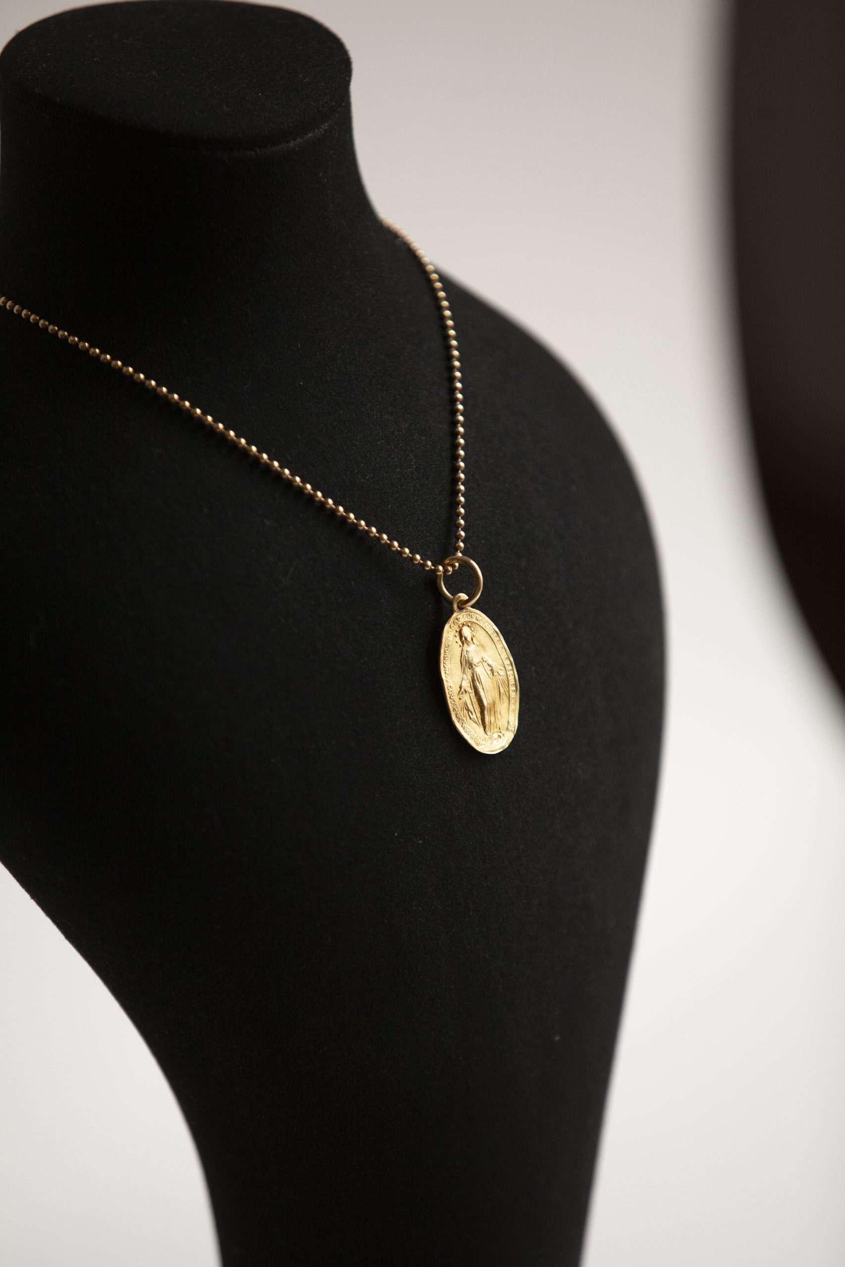 VM I Gold – Colección Holy Rokkus – ROKKUS (foto 3)