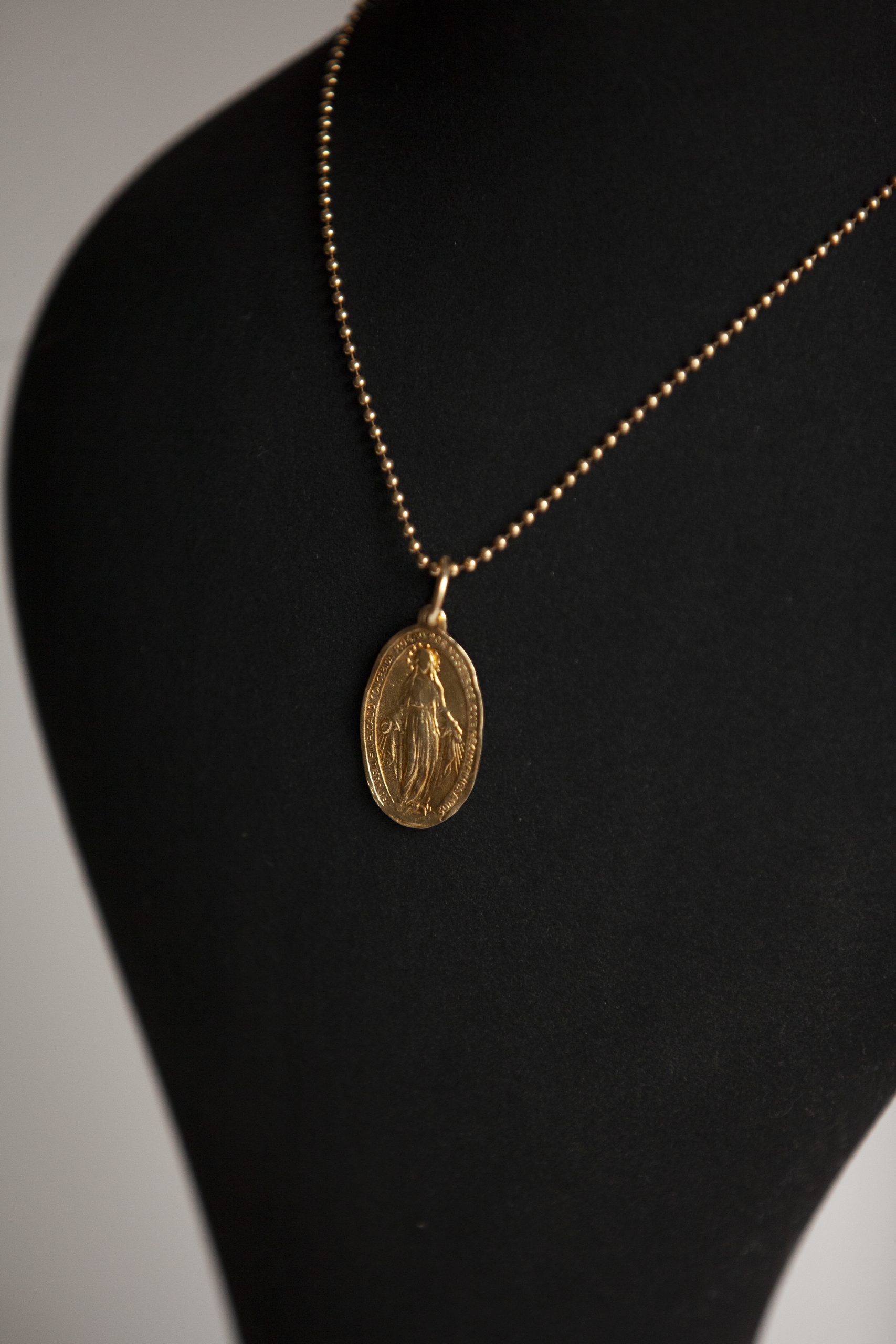 VM I Gold – Colección Holy Rokkus – ROKKUS (foto 2)