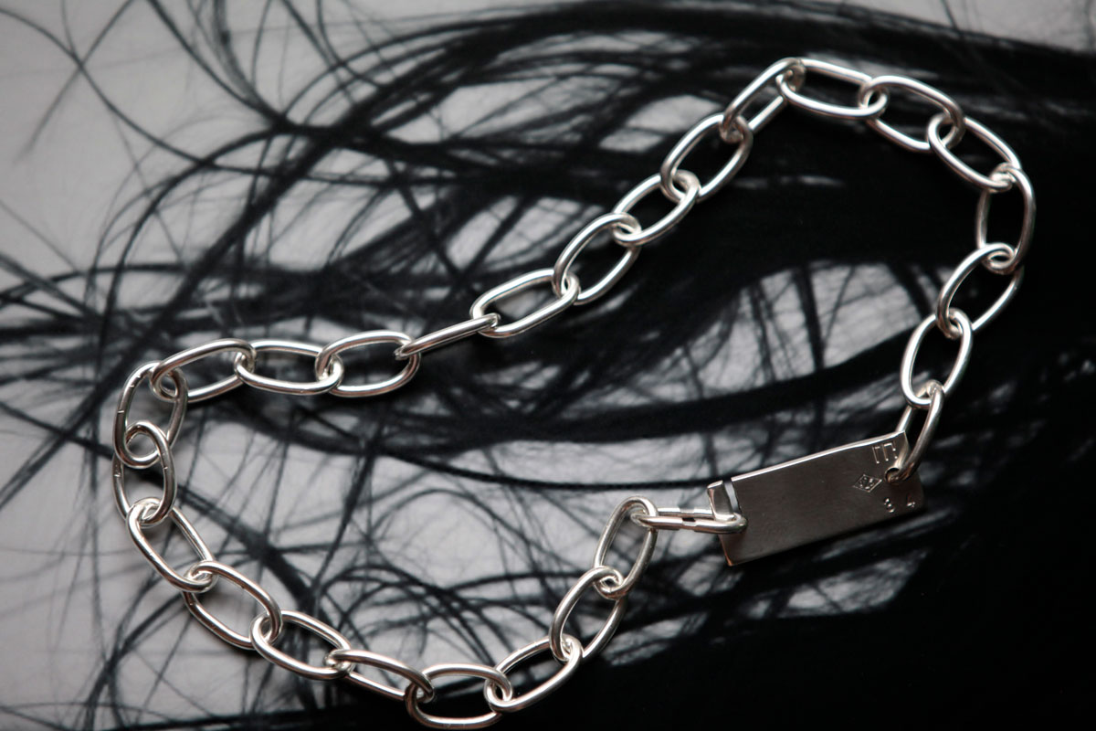 Cadena de eslabones de plata con placa – ROKKUS