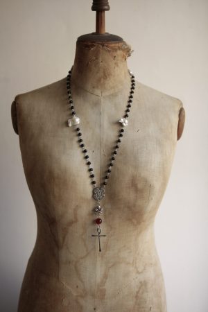 AntiRosario - collar con diseño anti-religioso