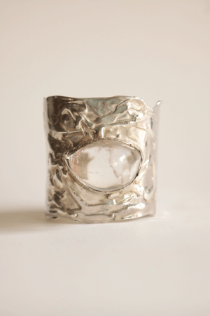Keep Rolling Cuff - brazalete con mensaje rocker